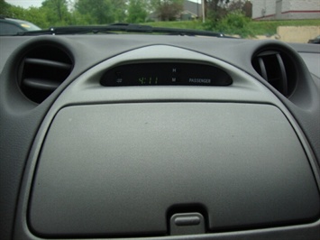 2000 Toyota Celica GT   - Photo 14 - Cincinnati, OH 45255