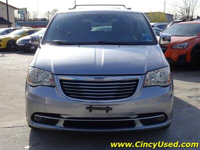 2014 Chrysler Town & Country Touring-L - Photo 2 - Cincinnati, OH 45255