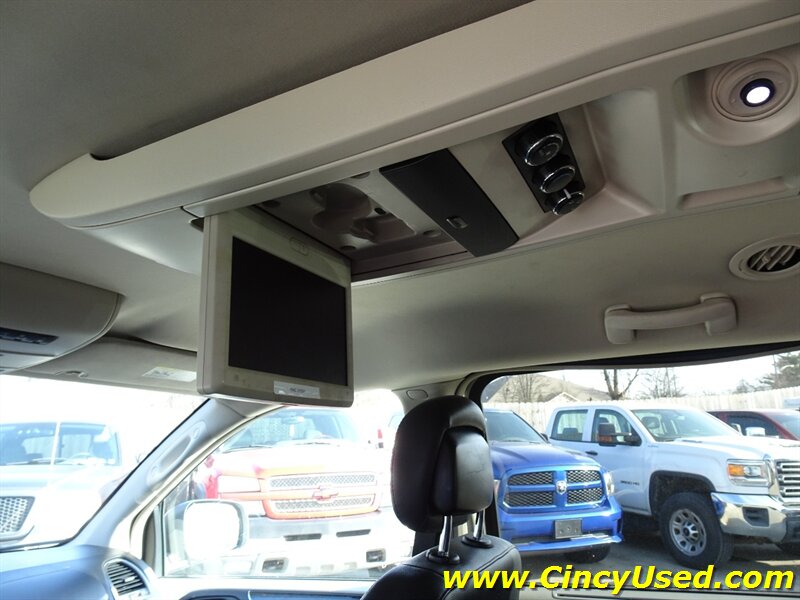 2014 Chrysler Town & Country Touring-L - Photo 26 - Cincinnati, OH 45255