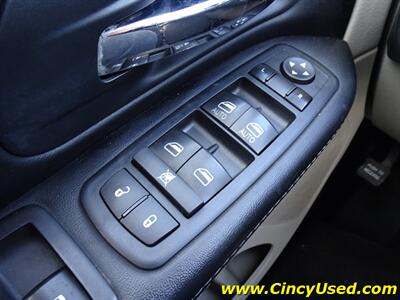 2014 Chrysler Town & Country Touring-L - Photo 25 - Cincinnati, OH 45255