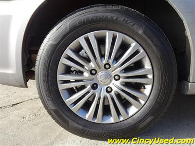 2014 Chrysler Town & Country Touring-L - Photo 33 - Cincinnati, OH 45255