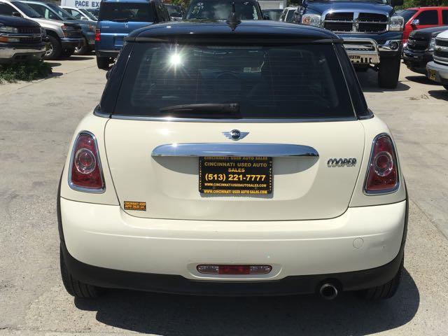 2011 MINI Cooper   - Photo 5 - Cincinnati, OH 45255