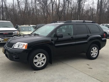 2011 Mitsubishi Endeavor LS   - Photo 3 - Cincinnati, OH 45255