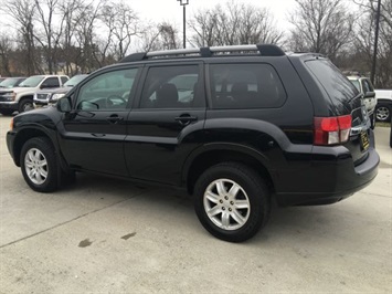 2011 Mitsubishi Endeavor LS   - Photo 4 - Cincinnati, OH 45255