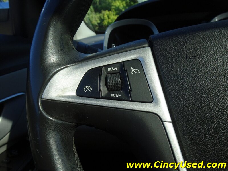 2011 Chevrolet Equinox LT - Photo 22 - Cincinnati, OH 45255
