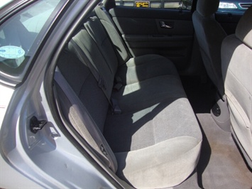 2002 Ford Taurus SES   - Photo 9 - Cincinnati, OH 45255