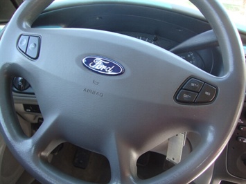 2002 Ford Taurus SES   - Photo 15 - Cincinnati, OH 45255