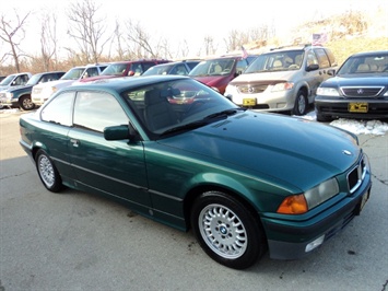 1993 BMW 318IS   - Photo 1 - Cincinnati, OH 45255