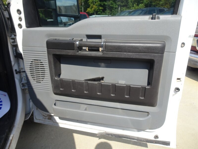 2015 Ford F-250 Super Duty XL   - Photo 46 - Cincinnati, OH 45255