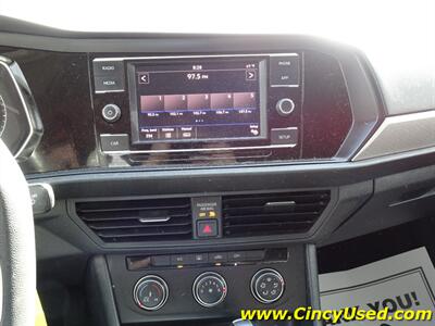 2019 Volkswagen Jetta SE   - Photo 17 - Cincinnati, OH 45255