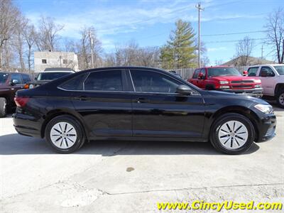 2019 Volkswagen Jetta SE   - Photo 5 - Cincinnati, OH 45255