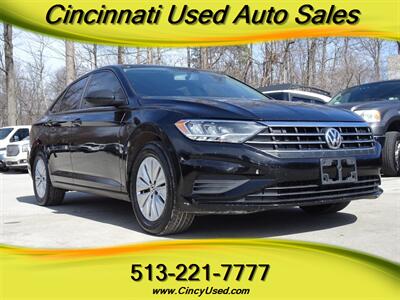 2019 Volkswagen Jetta SE   - Photo 1 - Cincinnati, OH 45255
