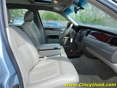 2005 Lincoln Town Car Signature Limited   - Photo 16 - Cincinnati, OH 45255