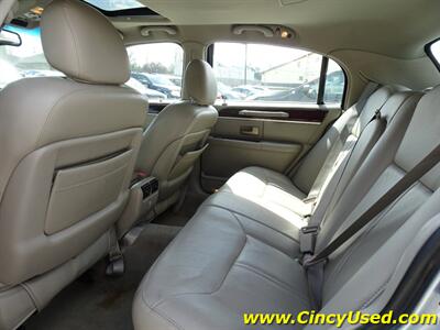 2005 Lincoln Town Car Signature Limited   - Photo 13 - Cincinnati, OH 45255