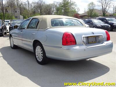 2005 Lincoln Town Car Signature Limited   - Photo 9 - Cincinnati, OH 45255