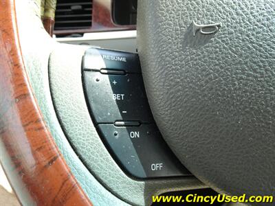 2005 Lincoln Town Car Signature Limited   - Photo 21 - Cincinnati, OH 45255