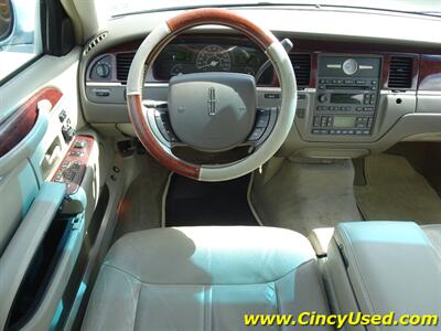 2005 Lincoln Town Car Signature Limited   - Photo 10 - Cincinnati, OH 45255
