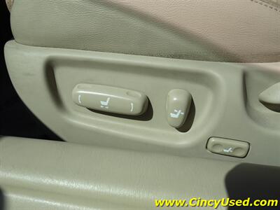 2004 Toyota Camry Solara SLE V6 - Photo 30 - Cincinnati, OH 45255