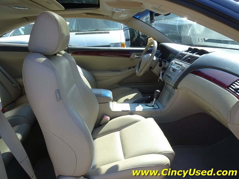 2004 Toyota Camry Solara SLE V6 - Photo 13 - Cincinnati, OH 45255