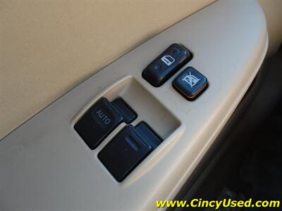 2004 Toyota Camry Solara SLE V6 - Photo 24 - Cincinnati, OH 45255