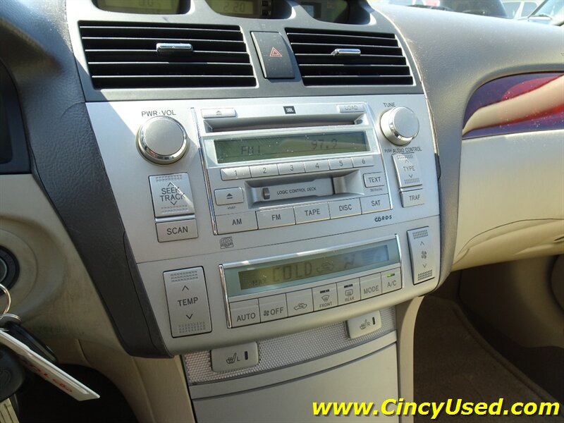 2004 Toyota Camry Solara SLE V6 - Photo 17 - Cincinnati, OH 45255