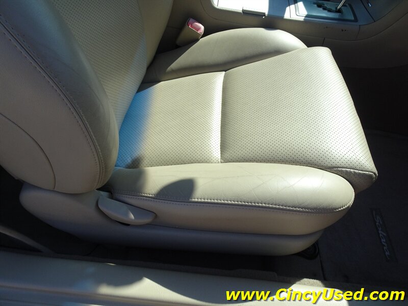 2004 Toyota Camry Solara SLE V6 - Photo 28 - Cincinnati, OH 45255
