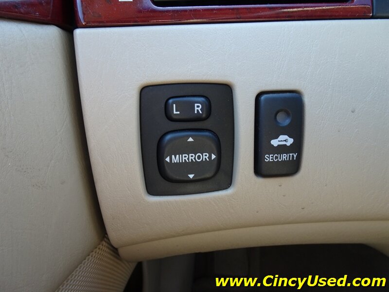 2004 Toyota Camry Solara SLE V6 - Photo 25 - Cincinnati, OH 45255