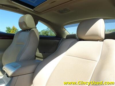 2004 Toyota Camry Solara SLE V6 - Photo 11 - Cincinnati, OH 45255