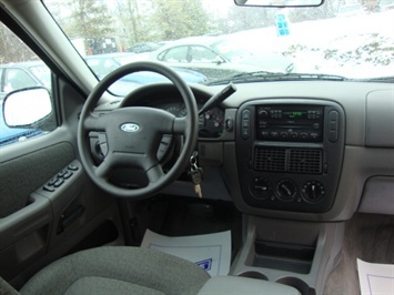 2004 Ford Explorer XLS   - Photo 7 - Cincinnati, OH 45255