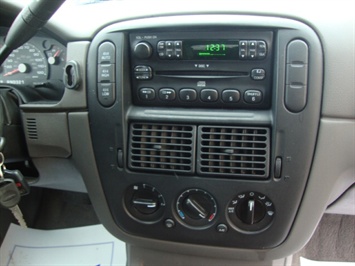 2004 Ford Explorer XLS   - Photo 15 - Cincinnati, OH 45255