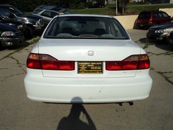 2000 Honda Accord LX   - Photo 5 - Cincinnati, OH 45255