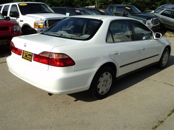 2000 Honda Accord LX   - Photo 6 - Cincinnati, OH 45255