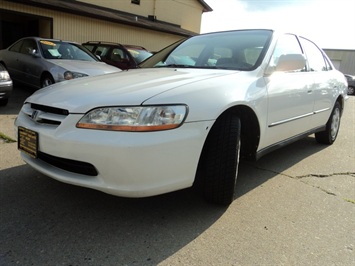 2000 Honda Accord LX   - Photo 11 - Cincinnati, OH 45255