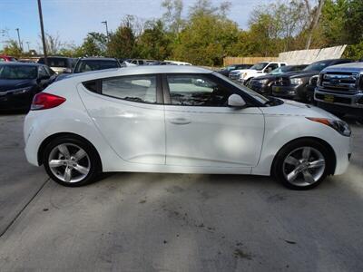 2013 Hyundai Veloster   - Photo 12 - Cincinnati, OH 45255