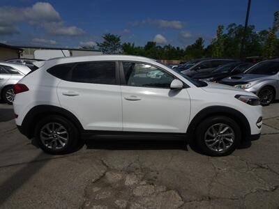 2016 Hyundai Tucson SE  2.0L I4 AWD - Photo 4 - Cincinnati, OH 45255