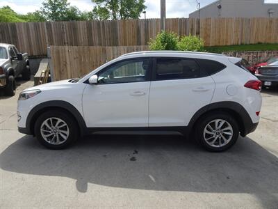 2016 Hyundai Tucson SE  2.0L I4 AWD - Photo 5 - Cincinnati, OH 45255