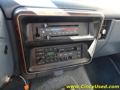 1990 Ford F-250 XL   - Photo 18 - Cincinnati, OH 45255