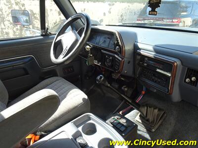 1990 Ford F-250 XL   - Photo 13 - Cincinnati, OH 45255