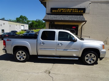 2011 GMC Sierra 1500 SLE   - Photo 3 - Cincinnati, OH 45255