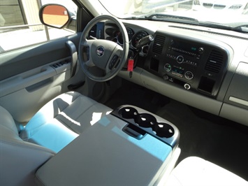 2011 GMC Sierra 1500 SLE   - Photo 12 - Cincinnati, OH 45255