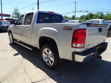 2011 GMC Sierra 1500 SLE   - Photo 11 - Cincinnati, OH 45255