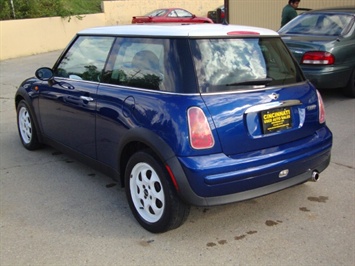 2002 MINI Cooper   - Photo 4 - Cincinnati, OH 45255