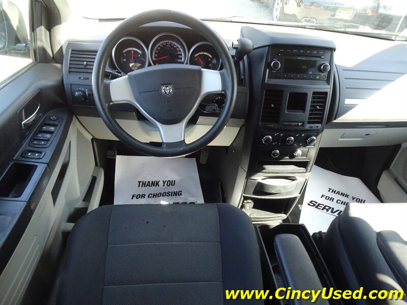 2009 Dodge Grand Caravan SE Wheelchair/Handicap Accessible 3.3L V6 FWD - Photo 8 - Cincinnati, OH 45255