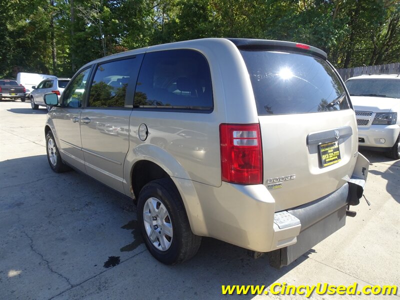 2009 Dodge Grand Caravan SE Wheelchair/Handicap Accessible 3.3L V6 FWD - Photo 7 - Cincinnati, OH 45255