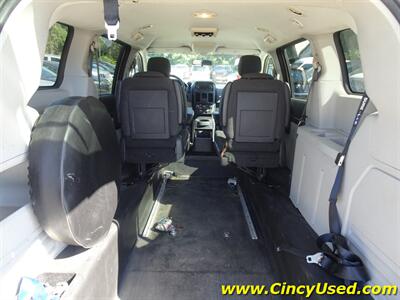 2009 Dodge Grand Caravan SE Wheelchair/Handicap Accessible 3.3L V6 FWD - Photo 14 - Cincinnati, OH 45255