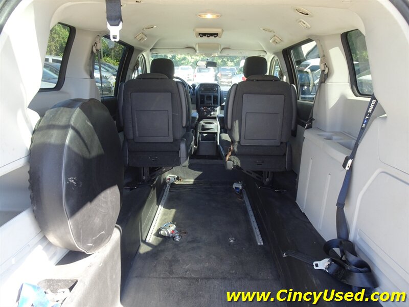 2009 Dodge Grand Caravan SE Wheelchair/Handicap Accessible 3.3L V6 FWD - Photo 14 - Cincinnati, OH 45255
