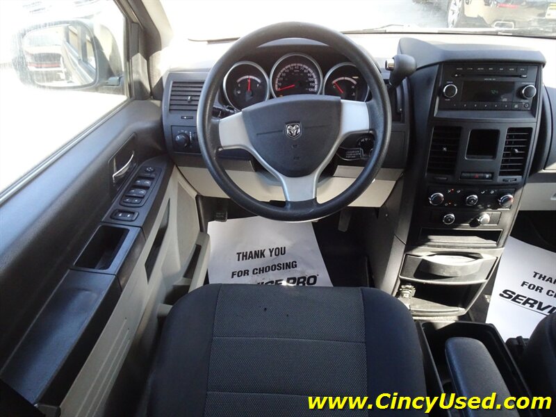 2009 Dodge Grand Caravan SE Wheelchair/Handicap Accessible 3.3L V6 FWD - Photo 9 - Cincinnati, OH 45255