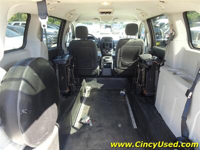 2009 Dodge Grand Caravan SE Wheelchair/Handicap Accessible 3.3L V6 FWD - Photo 13 - Cincinnati, OH 45255