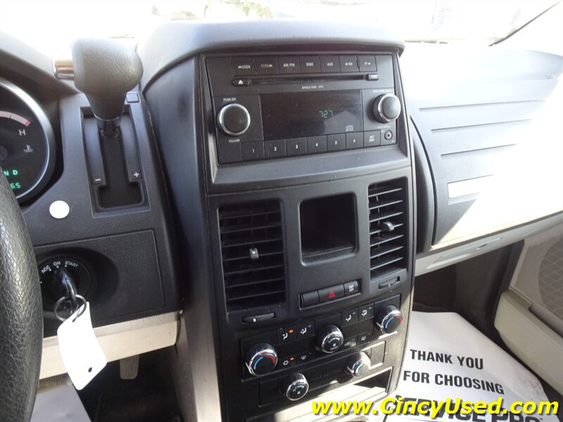 2009 Dodge Grand Caravan SE Wheelchair/Handicap Accessible 3.3L V6 FWD - Photo 21 - Cincinnati, OH 45255