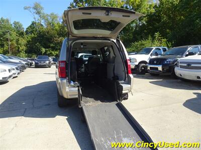 2009 Dodge Grand Caravan SE Wheelchair/Handicap Accessible 3.3L V6 FWD - Photo 11 - Cincinnati, OH 45255